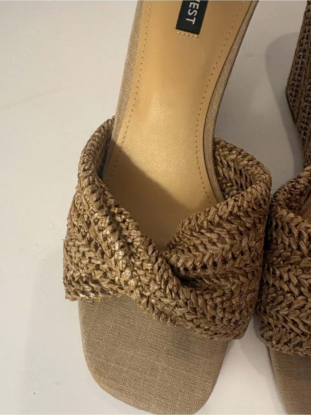 Nine West Nikhil twist wedge sandals 9.5